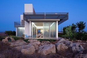 rumah-keren-minimalis-modern-pinggir-pantai-terbaru